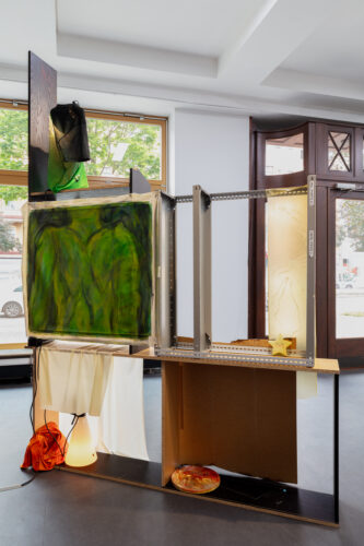 Installation view, Krys Huba, All of those records; tell me, bee, Künstlerhaus Bethanien, Berlin, 2025. Image courtesy of the artist and Künstlerhaus Bethanien, Berlin. Photo: Chroma Studio Berlin.